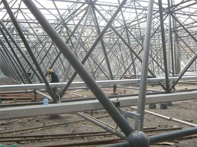九江盘点螺栓球网架对选材方面的4点要求